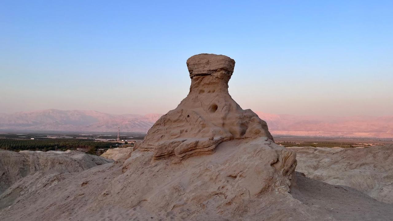 The Lowest Place On Earth B&B Neot HaKikar Екстер'єр фото